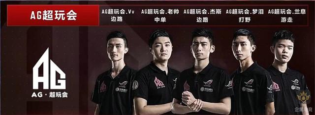 的阴影下